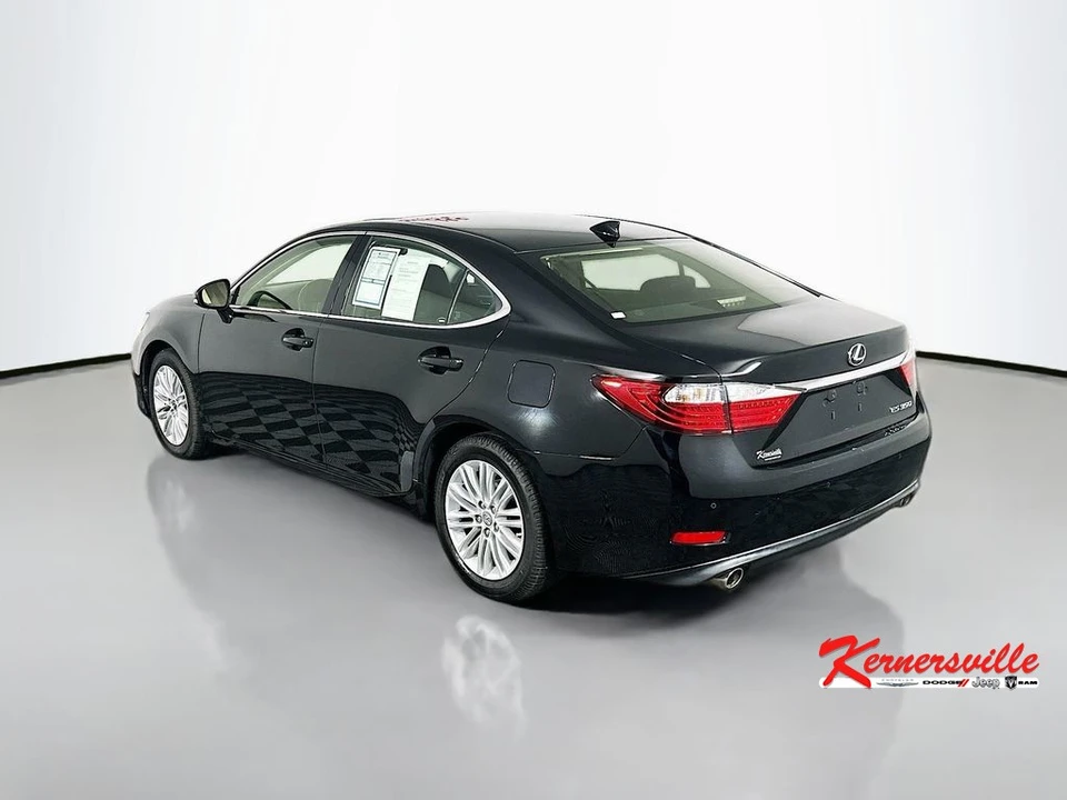 2015 Lexus ES 6th Gen - Image 5 of 21