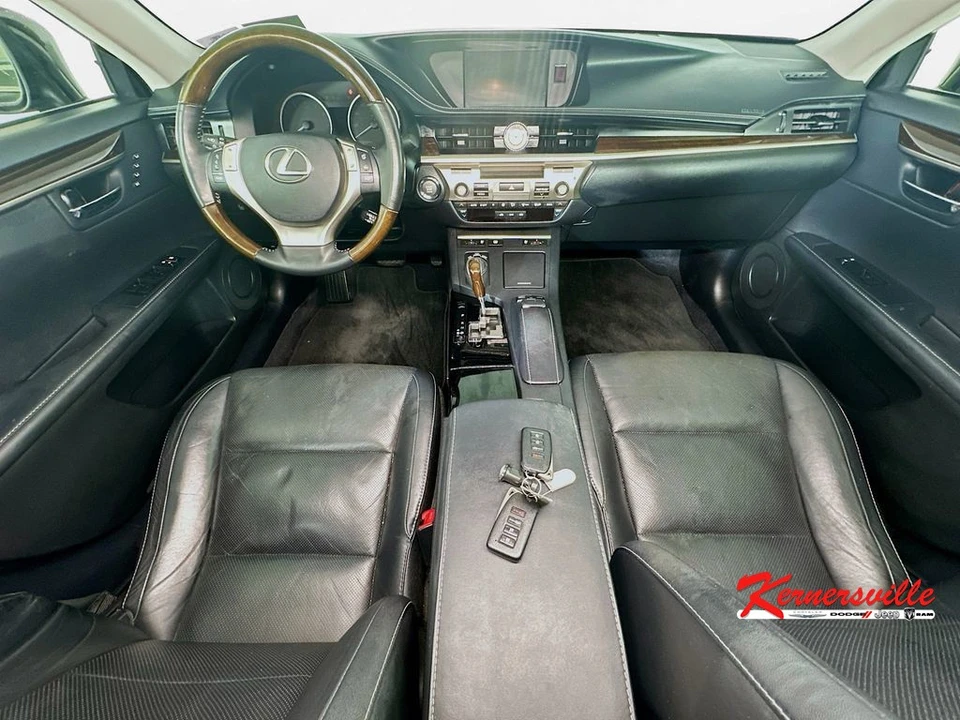 2015 Lexus ES 6th Gen - Image 10 of 21