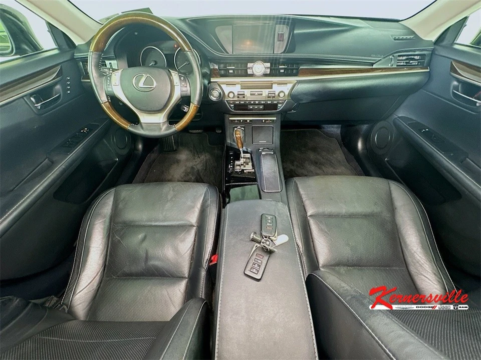 2015 Lexus ES 6th Gen - Image 10 of 21
