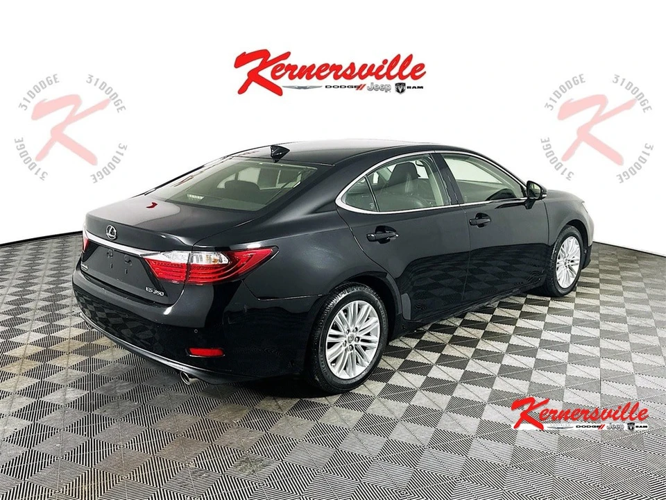 2015 Lexus ES 6th Gen - Image 7 of 21