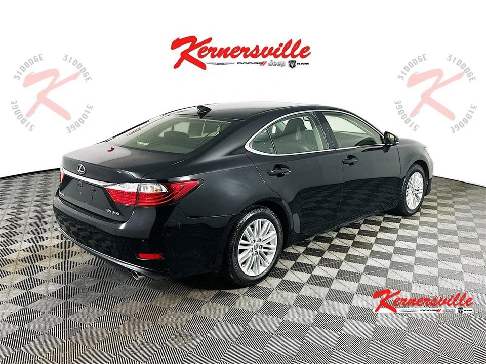 2015 Lexus ES 6th Gen - Image 7 of 21