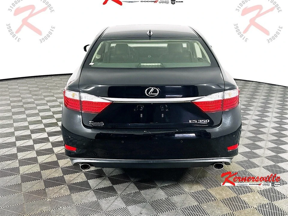 2015 Lexus ES 6th Gen - Image 6 of 21