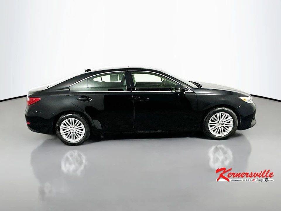 2015 Lexus ES 6th Gen - Image 8 of 21