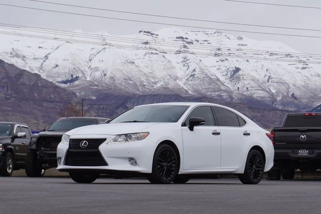 2015 Lexus ES 6th Gen - Image 2 of 21