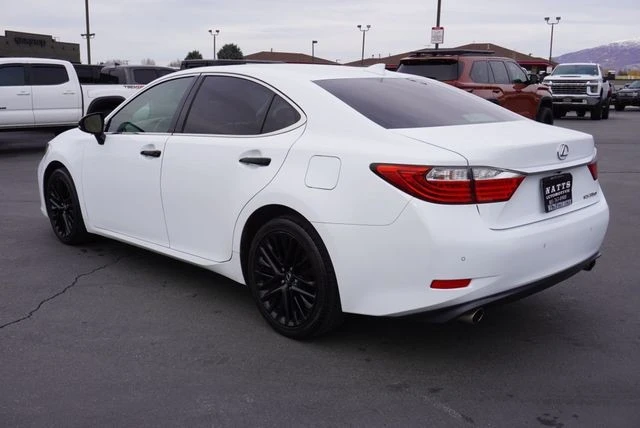2015 Lexus ES 6th Gen - Image 7 of 21