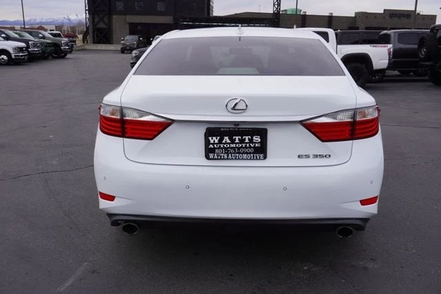 2015 Lexus ES 6th Gen - Image 8 of 21