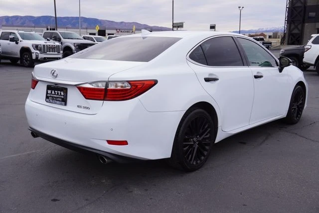 2015 Lexus ES 6th Gen - Image 9 of 21