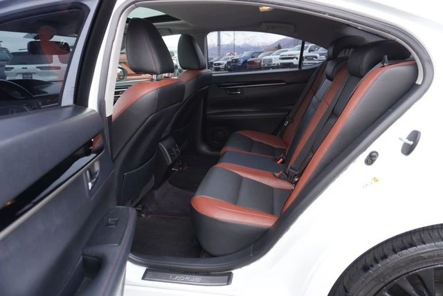 2015 Lexus ES 6th Gen - Image 18 of 21