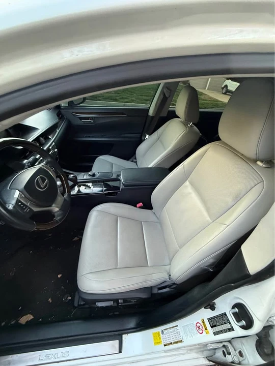 2015 Lexus ES 6th Gen - Image 5 of 9