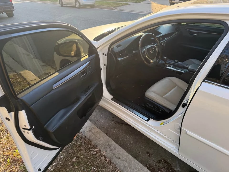 2015 Lexus ES 6th Gen - Image 9 of 9