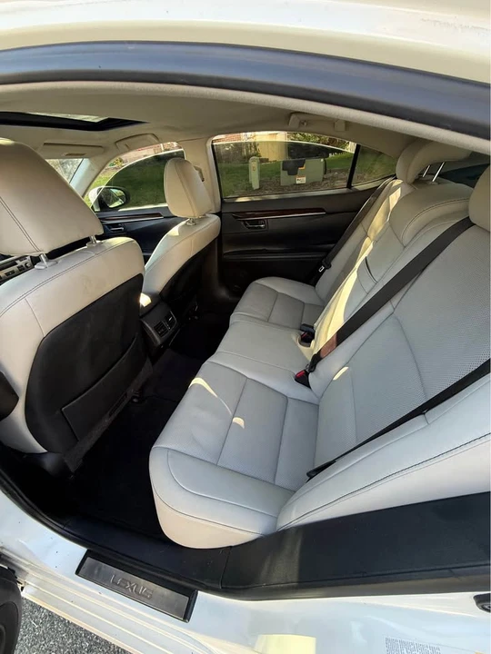 2015 Lexus ES 6th Gen - Image 6 of 8