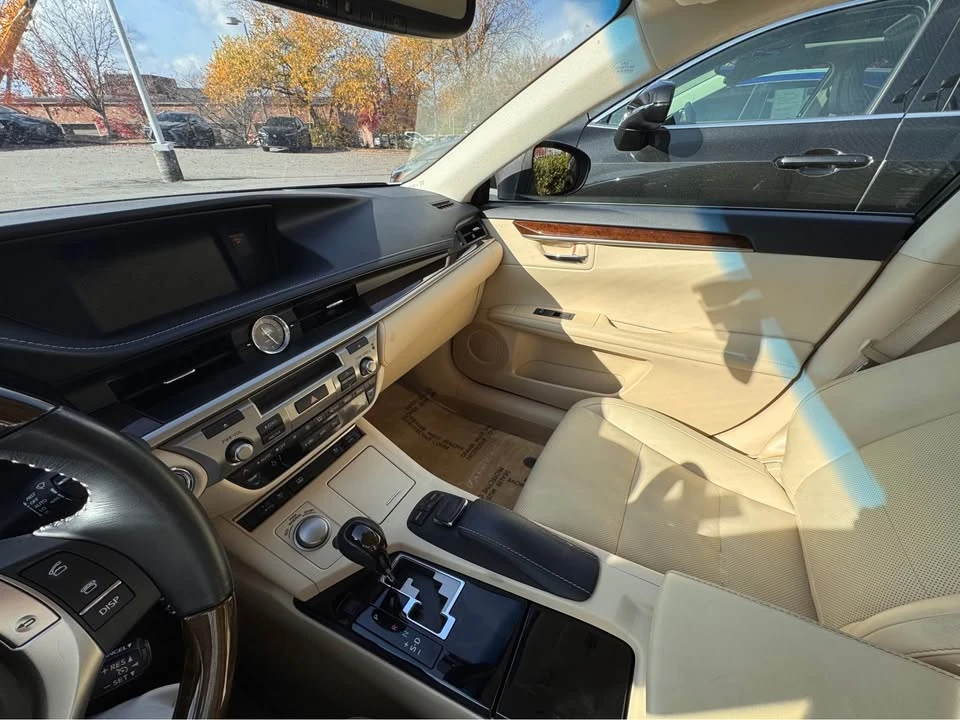 2015 Lexus ES 6th Gen - Image 7 of 11