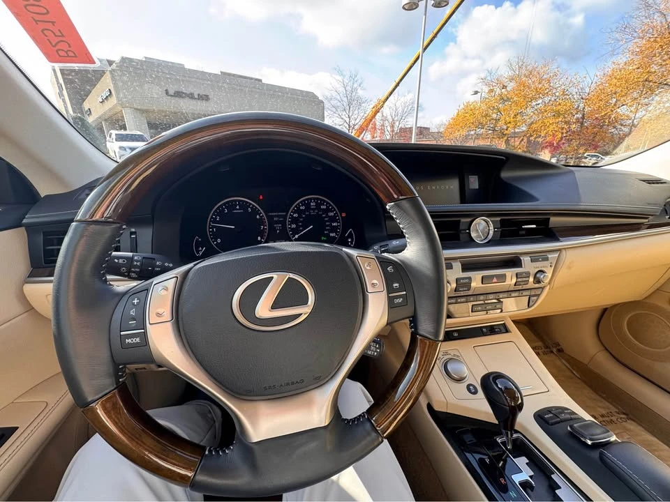 2015 Lexus ES 6th Gen - Image 5 of 11