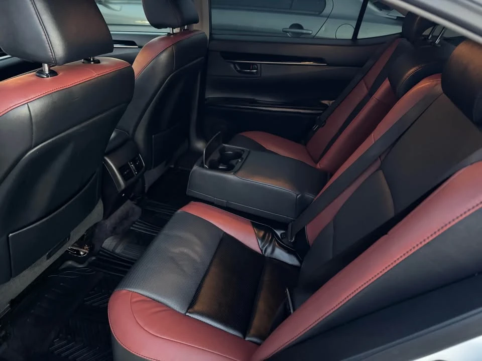 2015 Lexus ES 6th Gen - Image 12 of 14