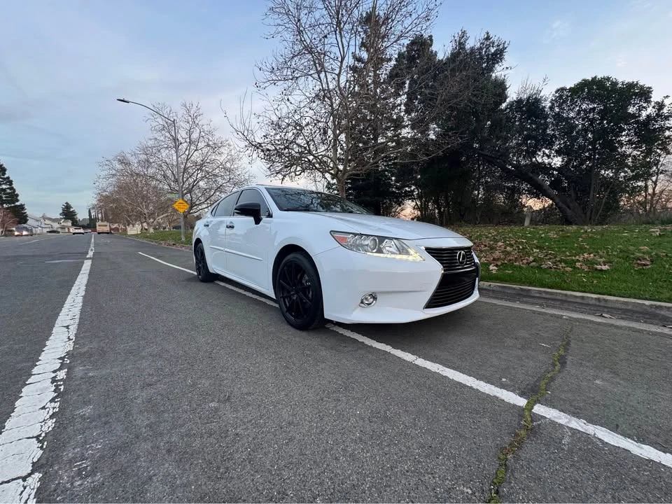 2015 Lexus ES 6th Gen - Image 14 of 14
