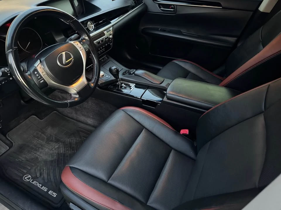 2015 Lexus ES 6th Gen - Image 11 of 14