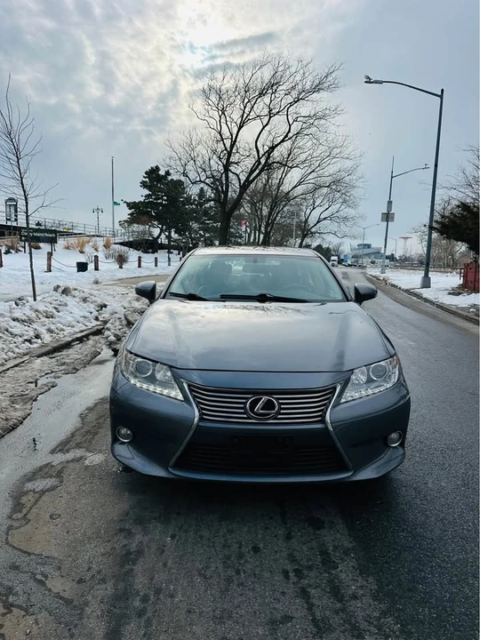 2015 Lexus ES 6th Gen - Image 3 of 18