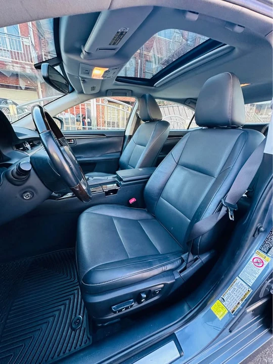 2015 Lexus ES 6th Gen - Image 11 of 18