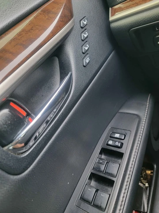 2015 Lexus ES 6th Gen - Image 7 of 9