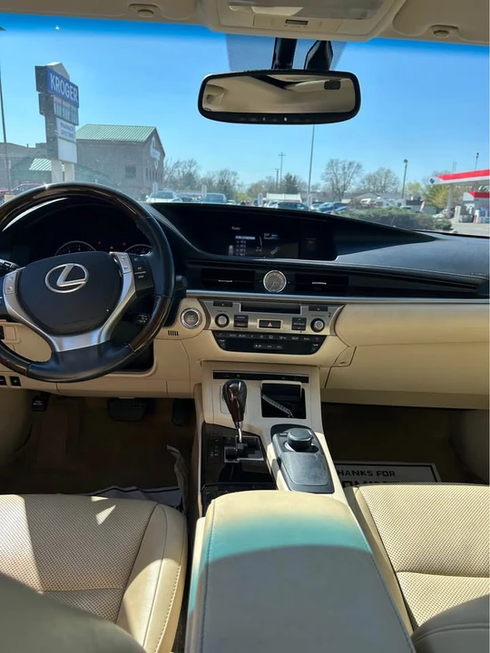 2015 Lexus ES 6th Gen - Image 7 of 13