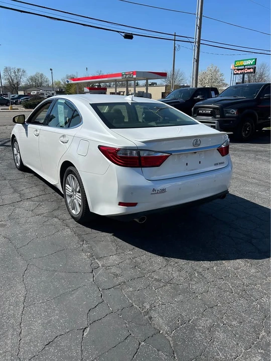 2015 Lexus ES 6th Gen - Image 3 of 13