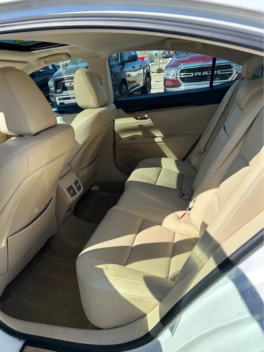 2015 Lexus ES 6th Gen - Image 6 of 13