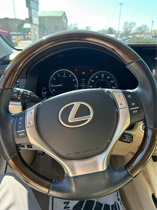 2015 Lexus ES 6th Gen - Image 13 of 13