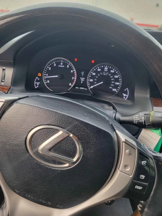 2015 Lexus ES 6th Gen - Image 6 of 9