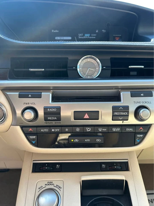 2015 Lexus ES 6th Gen - Image 11 of 13