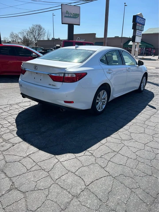 2015 Lexus ES 6th Gen - Image 4 of 13