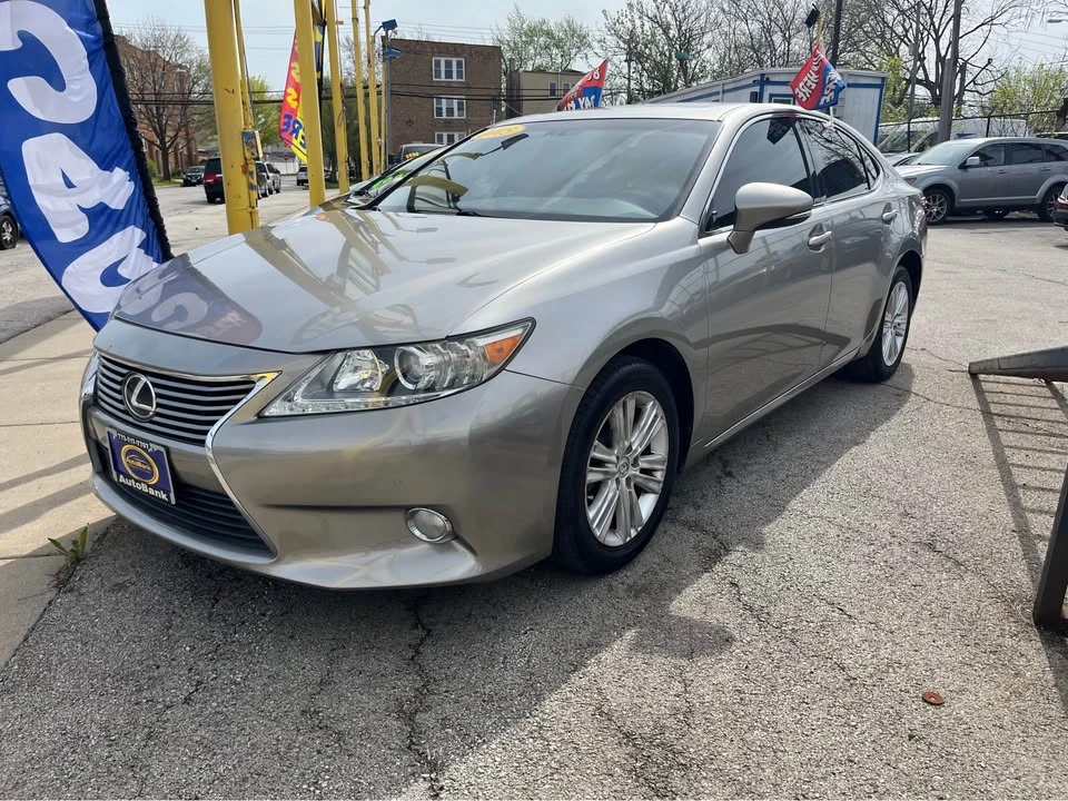 2015 Lexus ES 6th Gen - Image 2 of 11