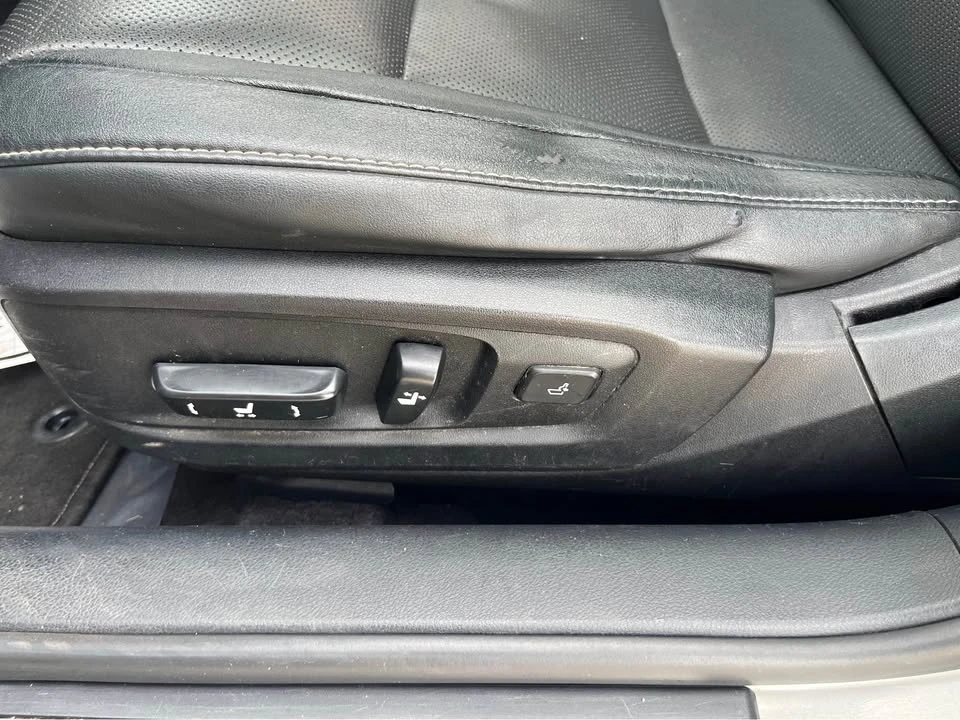 2015 Lexus ES 6th Gen - Image 9 of 11