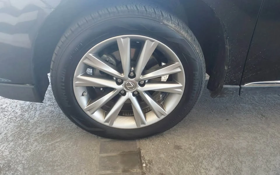 2015 Lexus ES 6th Gen - Image 6 of 10