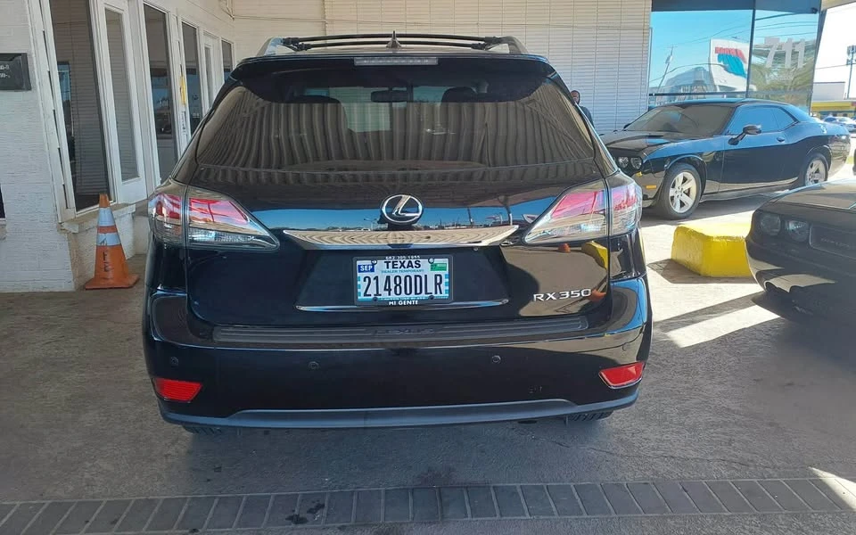2015 Lexus ES 6th Gen - Image 8 of 10