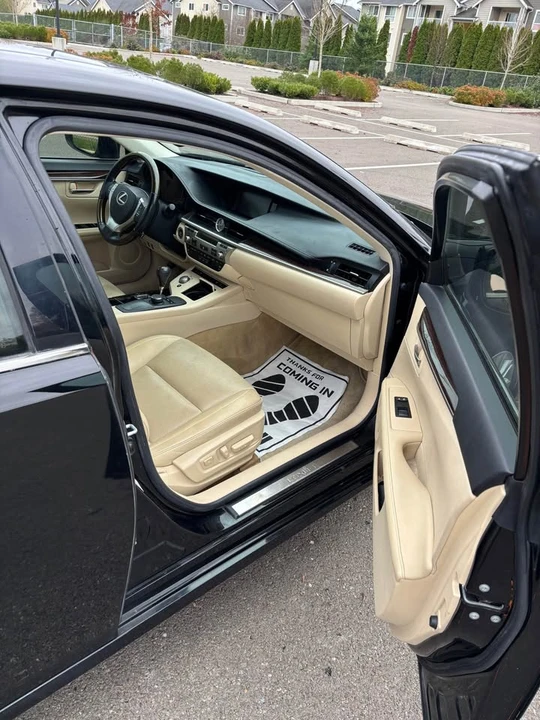 2015 Lexus ES 6th Gen - Image 7 of 9