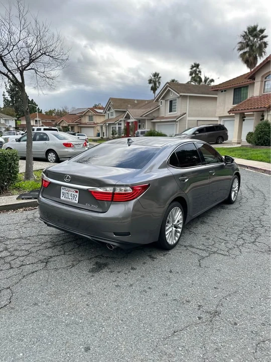 2015 Lexus ES 6th Gen - Image 6 of 13