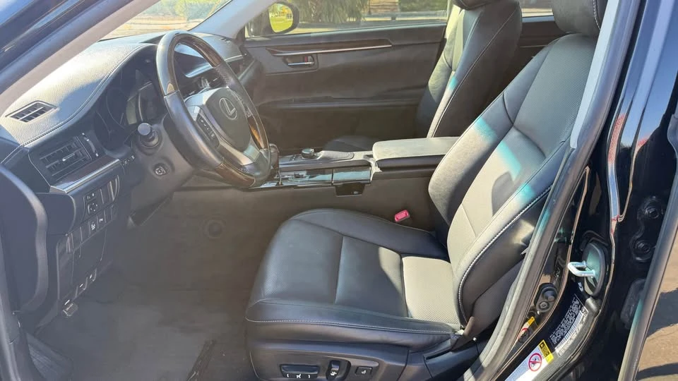 2015 Lexus ES 6th Gen - Image 6 of 9