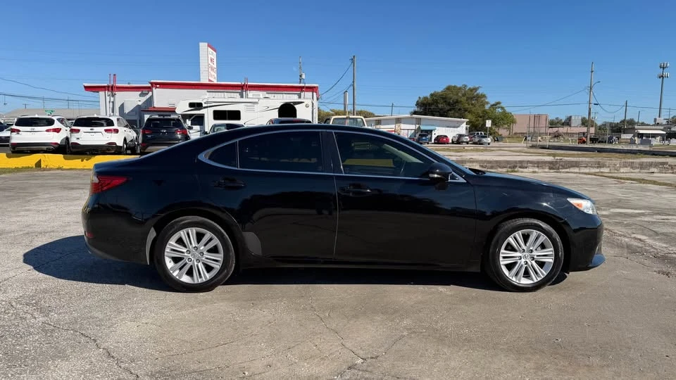 2015 Lexus ES 6th Gen - Image 3 of 12