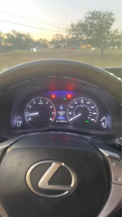 2015 Lexus ES 6th Gen - Image 11 of 17