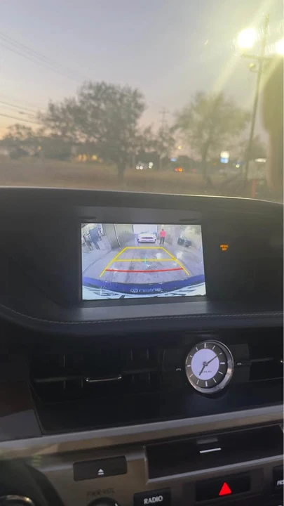 2015 Lexus ES 6th Gen - Image 15 of 17