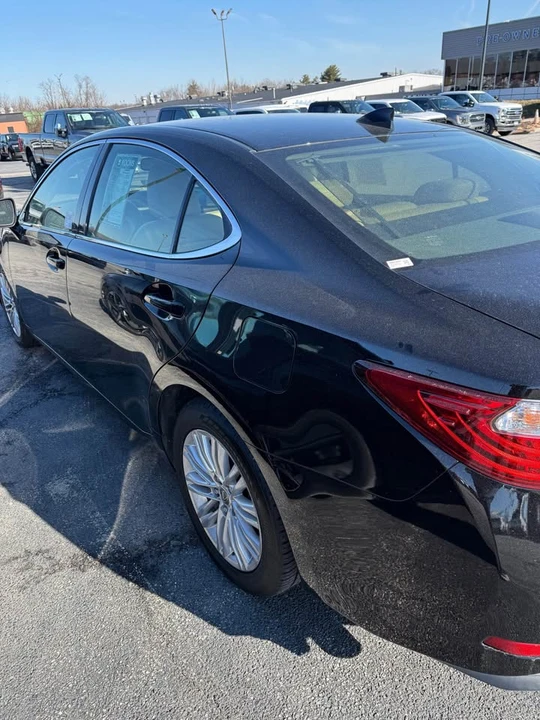 2015 Lexus ES 6th Gen - Image 3 of 6