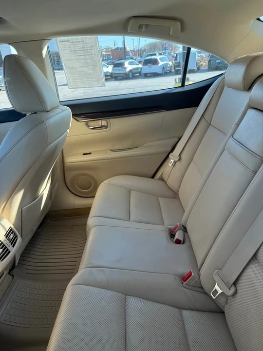 2015 Lexus ES 6th Gen - Image 6 of 6
