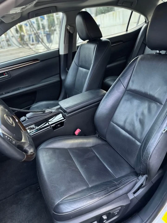 2015 Lexus ES 6th Gen - Image 8 of 14