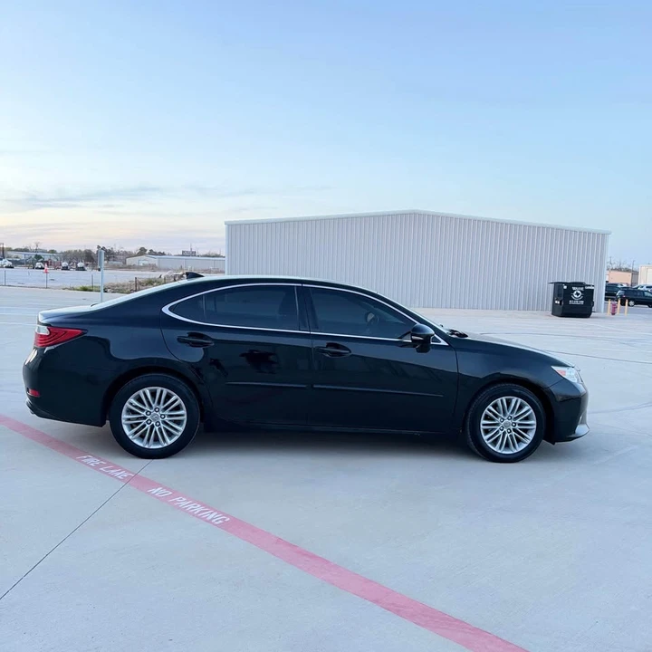 2015 Lexus ES 6th Gen - Image 10 of 18