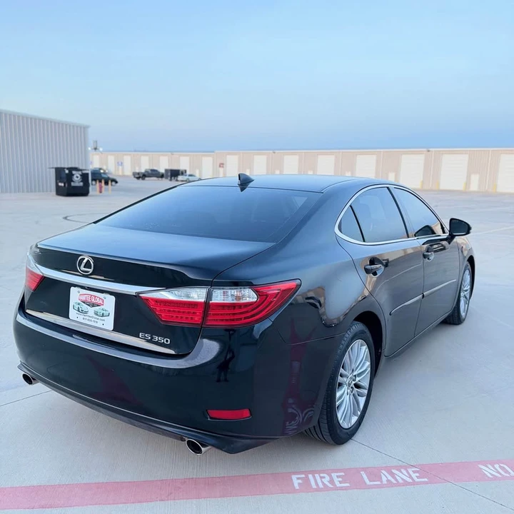 2015 Lexus ES 6th Gen - Image 7 of 18