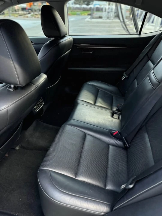 2015 Lexus ES 6th Gen - Image 12 of 14
