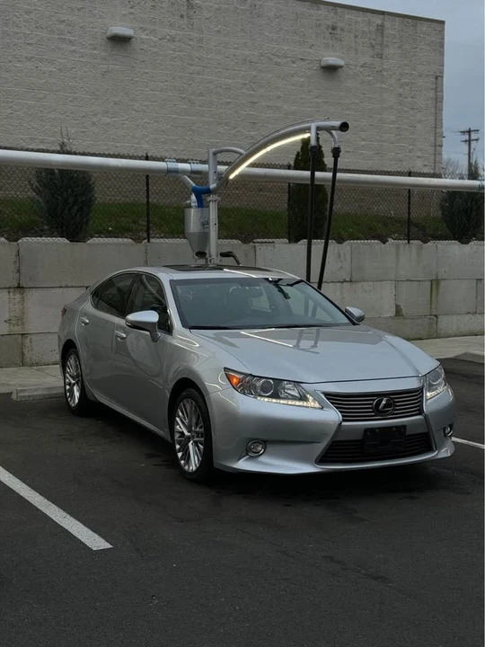 2015 Lexus ES 6th Gen - Image 3 of 14