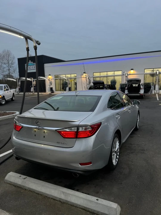 2015 Lexus ES 6th Gen - Image 4 of 14