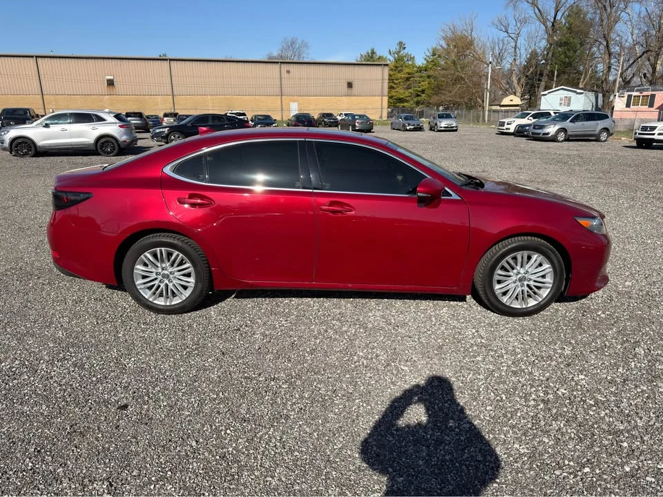 2015 Lexus ES 6th Gen - Image 8 of 20