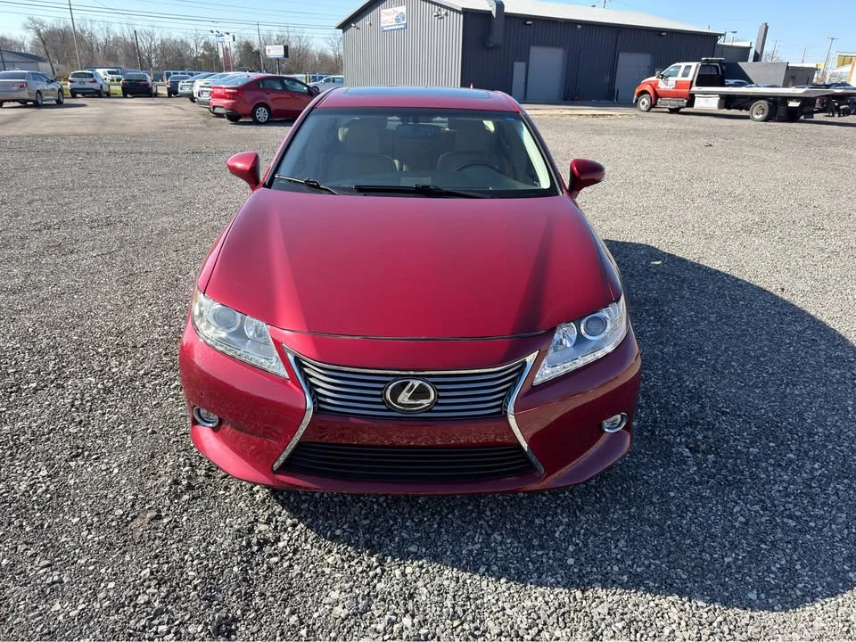 2015 Lexus ES 6th Gen - Image 2 of 20